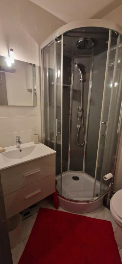Le Chaleureux Cocon Rouge Apartment Ustou Luaran gambar